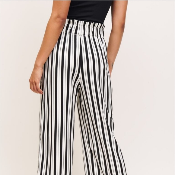 Dynamite Striped Wide Leg Pants - Picture 2 of 11